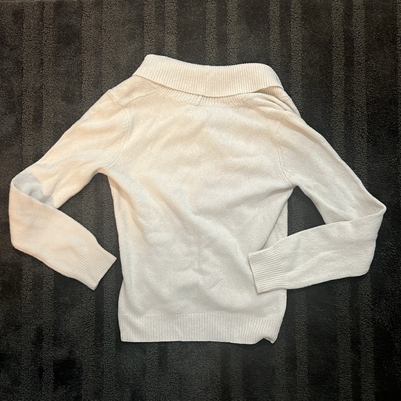 Bass collared sweater size Medium white - Picture 3 of 3